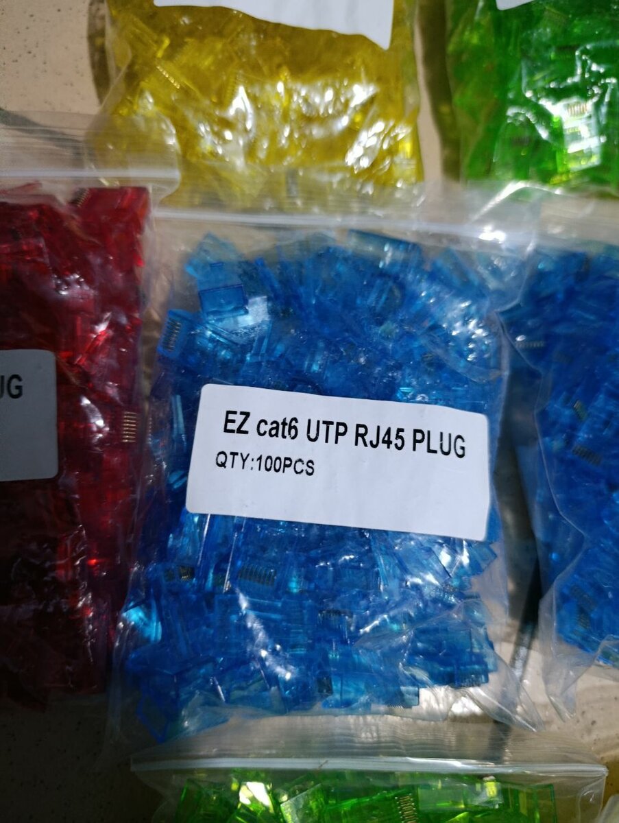 Connecteur RJ45 CAT5, passthro