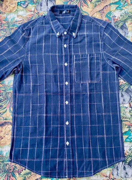 Chemise bleu a bande blanche