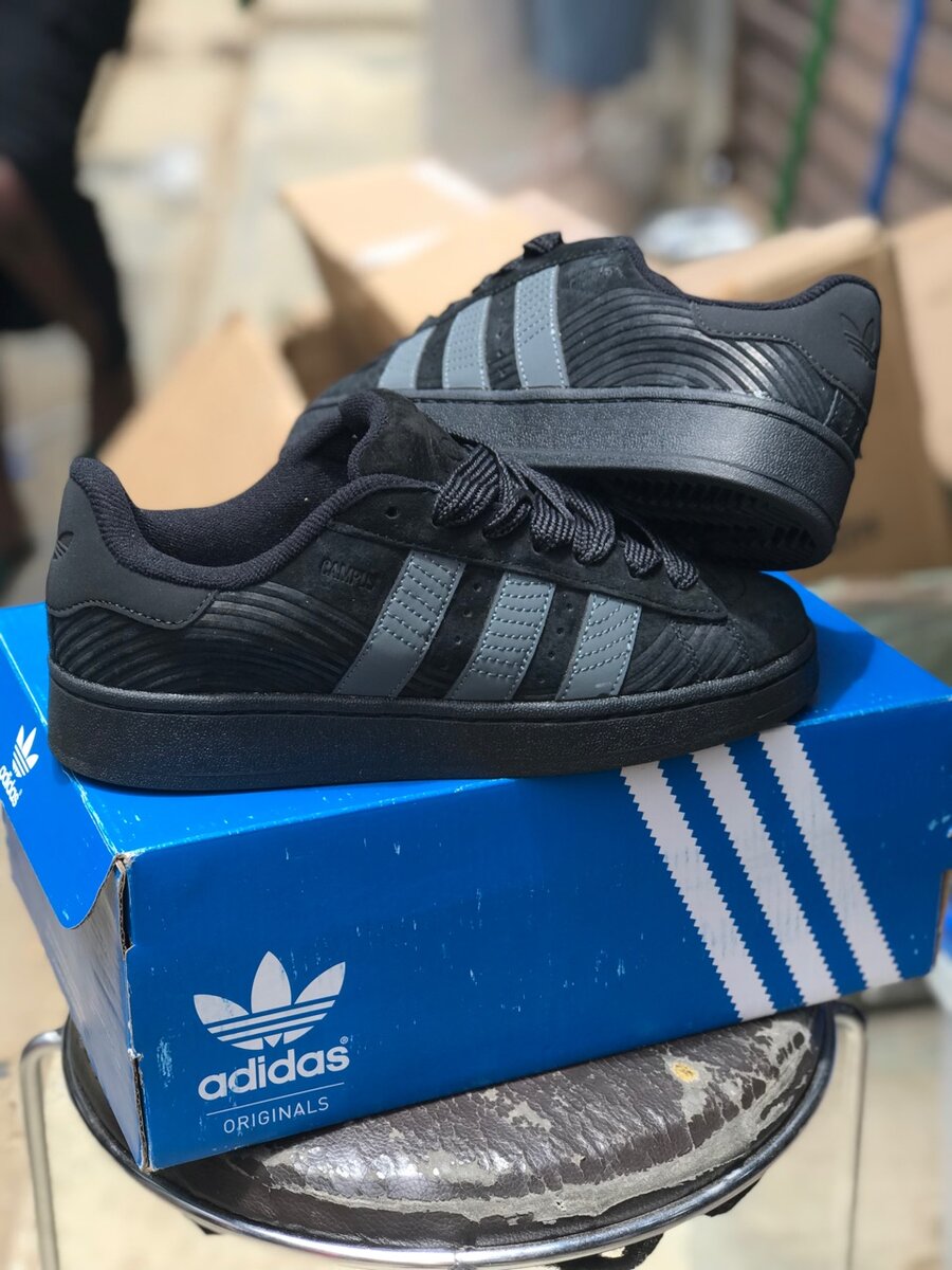 Adidas campus