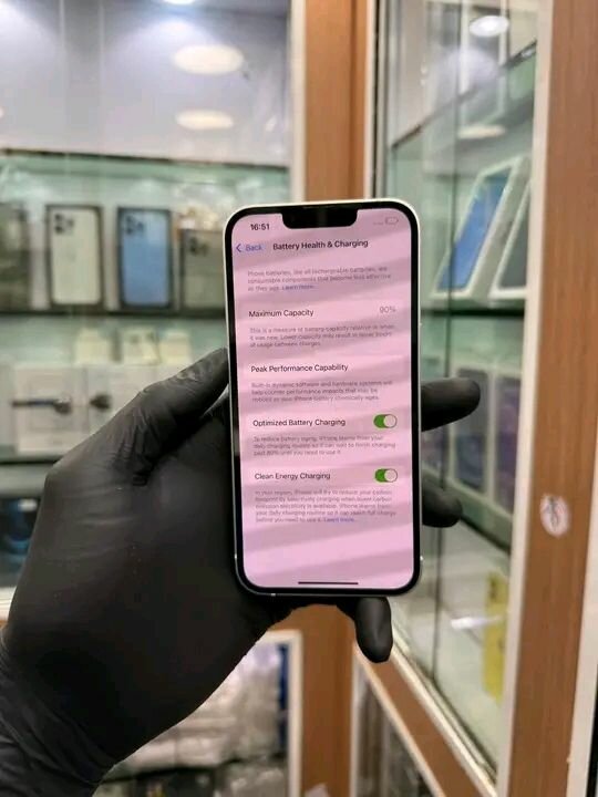 iPhone 13 simple