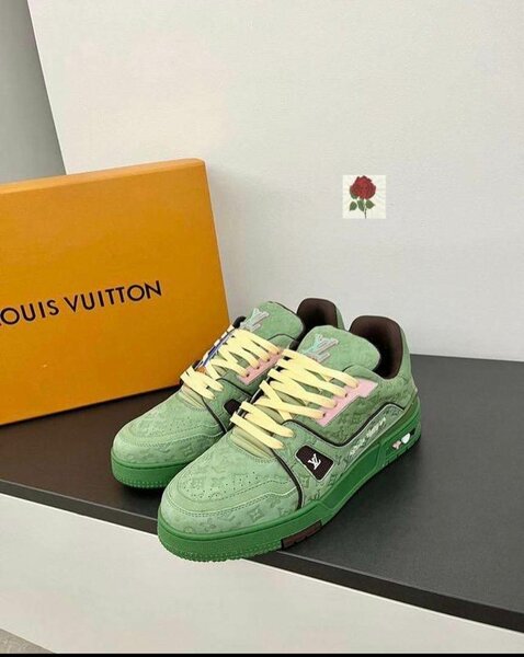 LOUIS VITTON CLASSIC