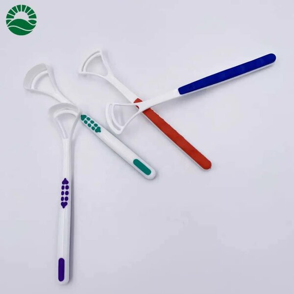 TONGUE CLEANER