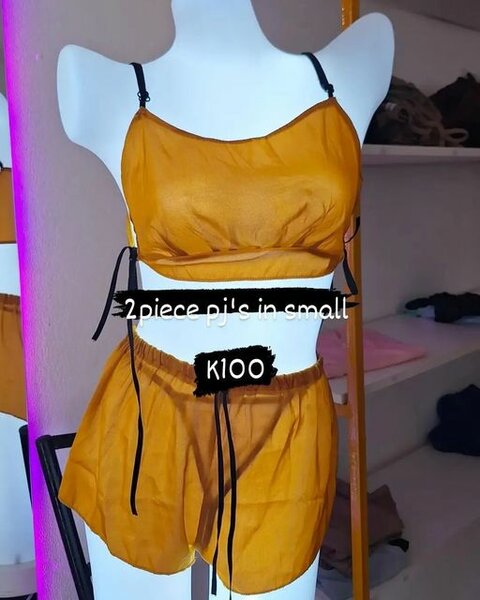 Pj set yellow