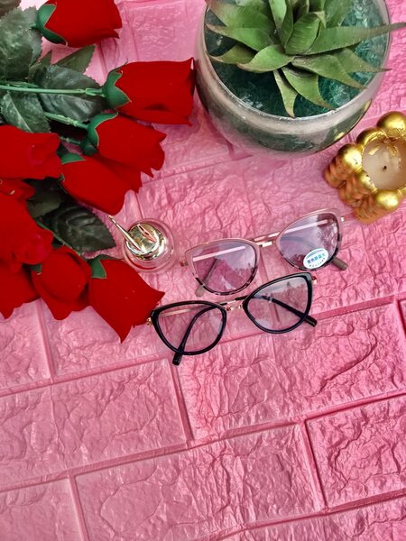 Colormatic glasses