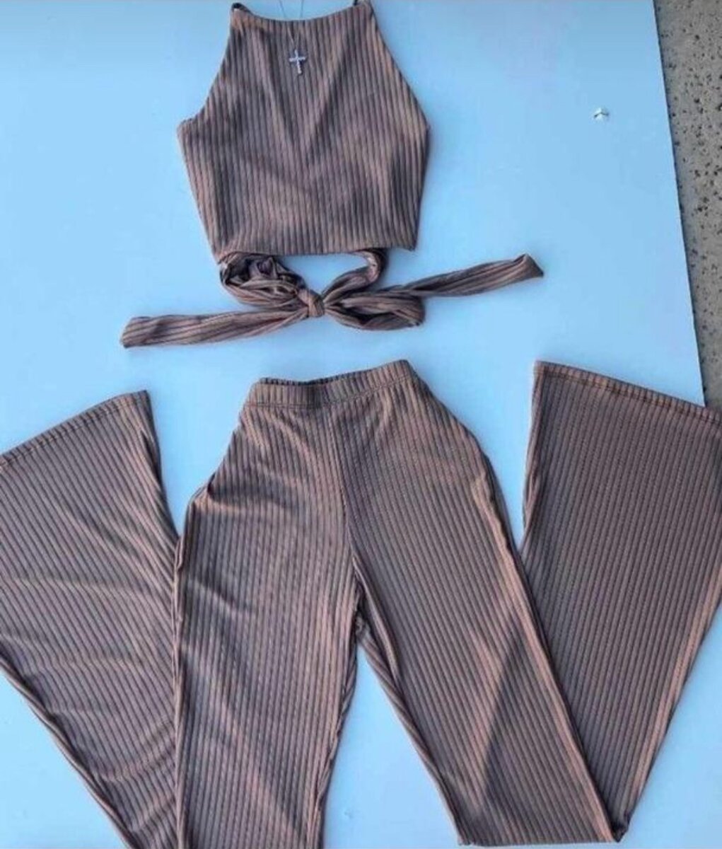 Chic ensemble disponible