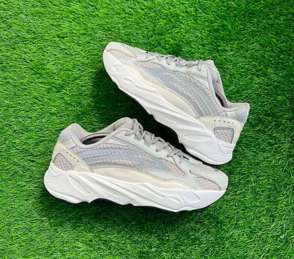ADIDAS BOST