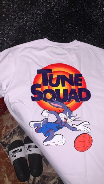 Graphic t-shirts