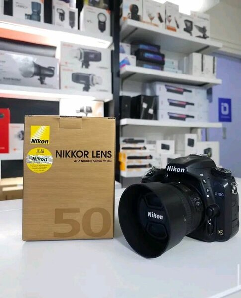 Nikon D750 avec objectif Nikkor