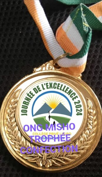 MÉDAILLE