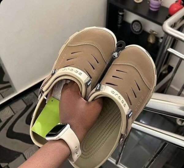 CROCS