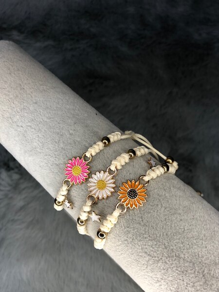 Bracelet en corde floral bohème