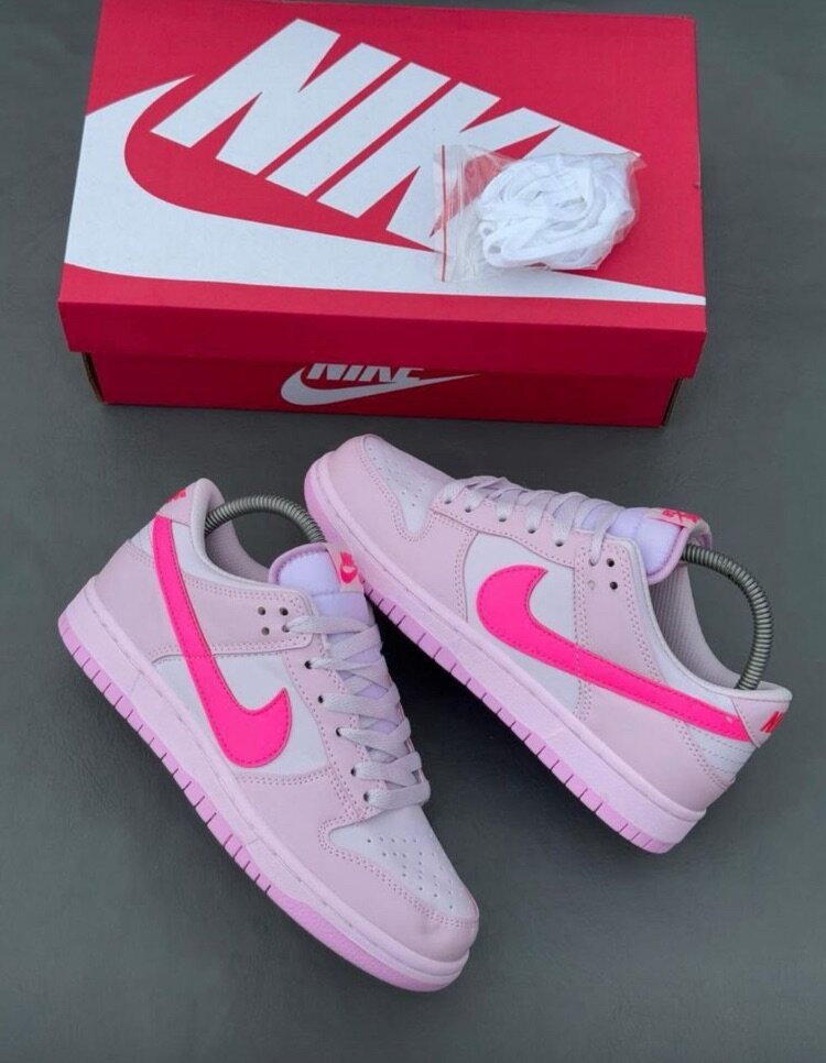 NIKE JORDAN 1
