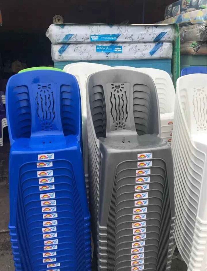 Chaise en plastique