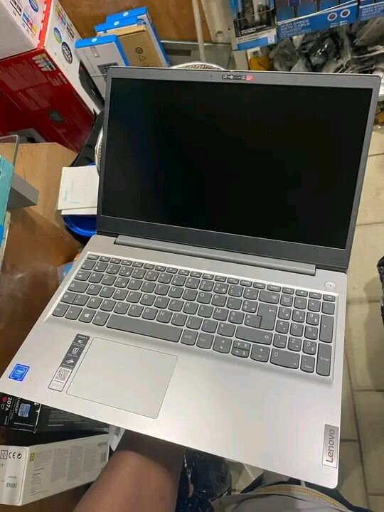 Ordinateur portable Lenovo moderne
