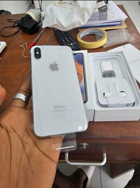 iPhone X 64GB Argent Débloqué
