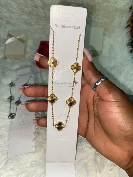 Collier Van Cleef