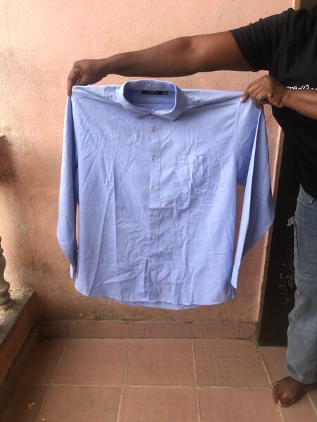 Chemise bleue classique homme