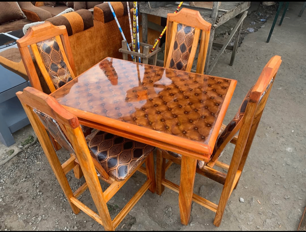 Ensemble table et chaises en bois