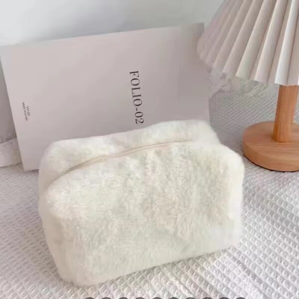 Trousse Maquillage Peluche Douce