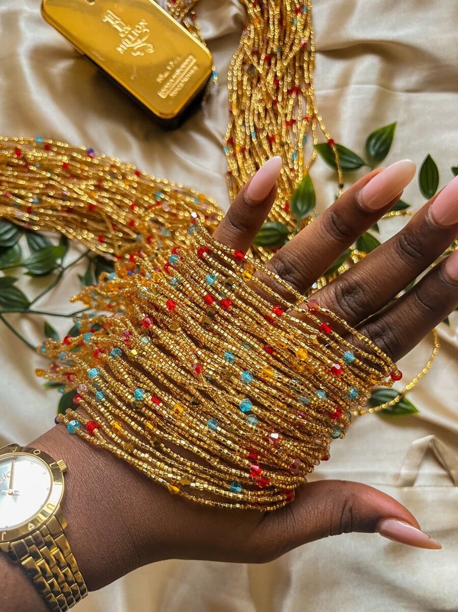 Ceinture en perles dorées