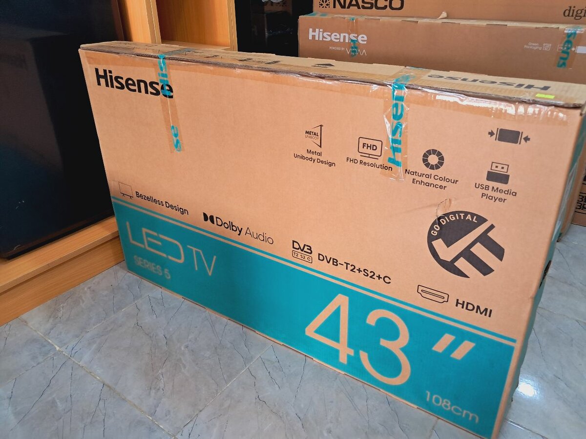 43 inches digital Satellite Television