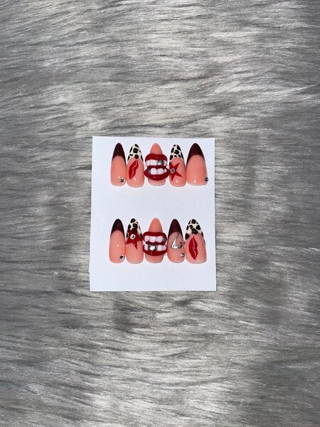 Press on nails