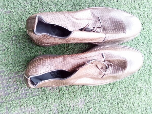 Dress shoe