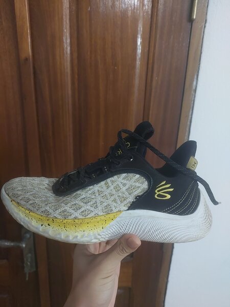 CURRY 9