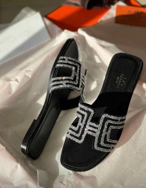 Ladies slippers
