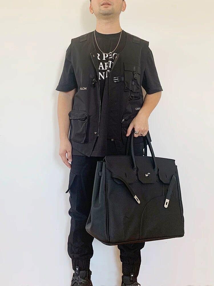 Traveling bag