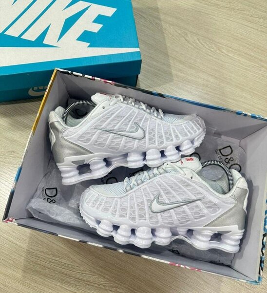 Baskets Nike SHOX