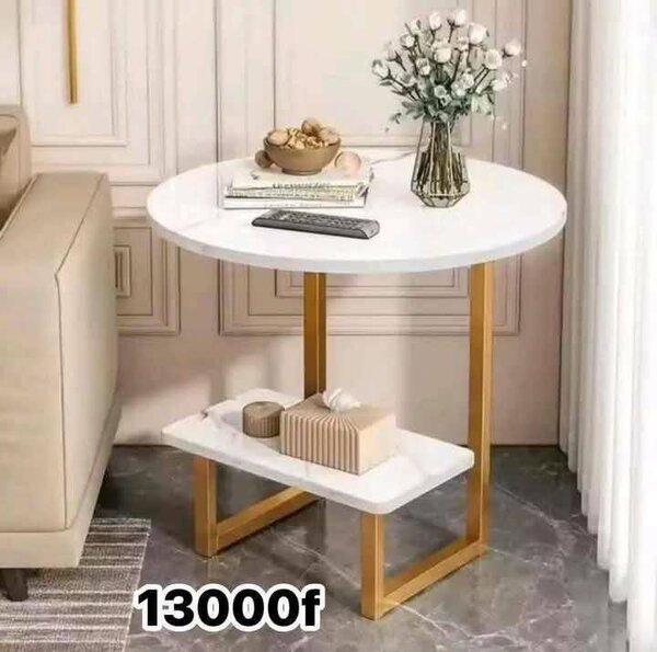 Élégance et modernité : Table basse centrale en marbre
