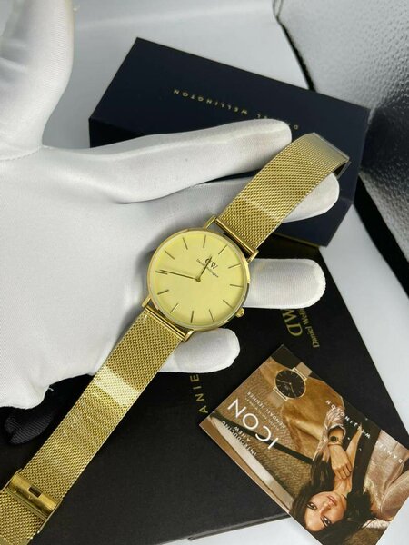 MONTRE LUXE HOMME  DW