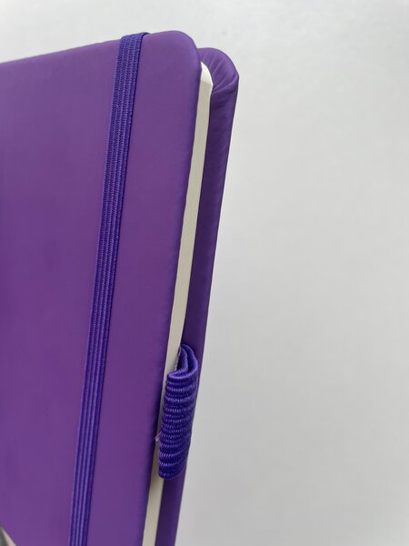Carnet de notes violet élégant