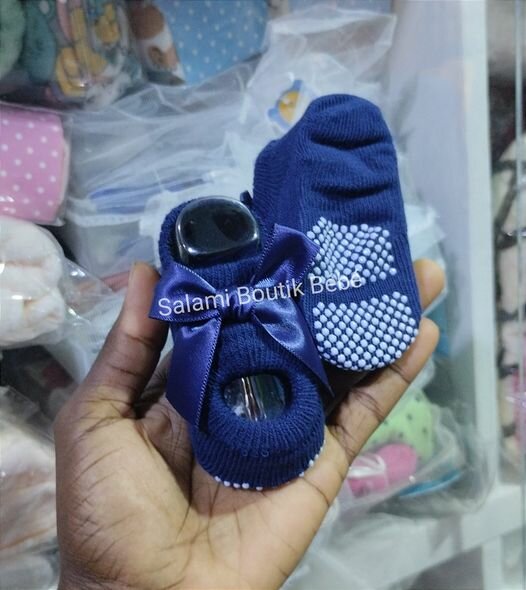 Paire de chaussons bleu pour bébé fille