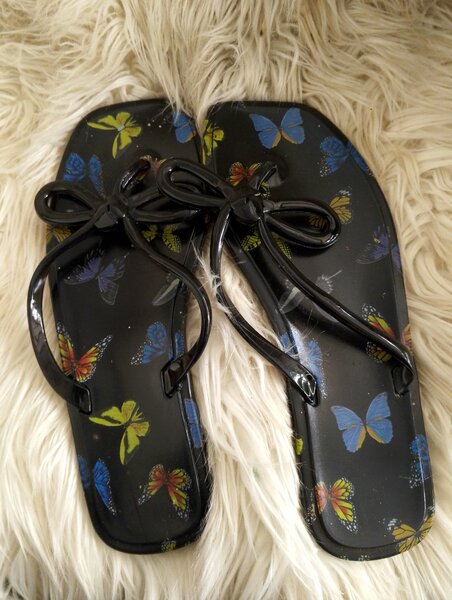 Sandale a motif