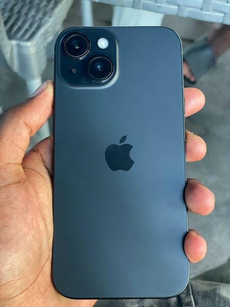 iPhone 15 simple
