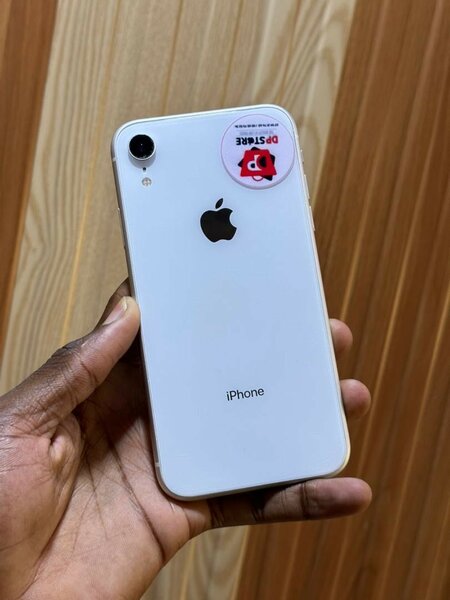 iPhone XR 64giga casineuf importé très propre