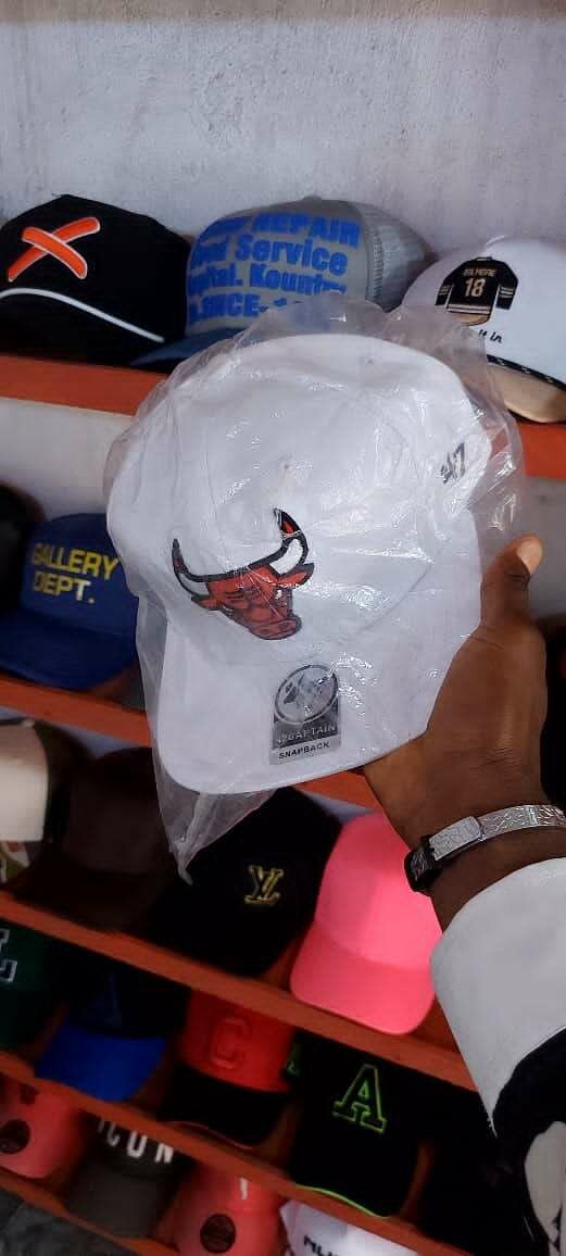 Casquettes neuves