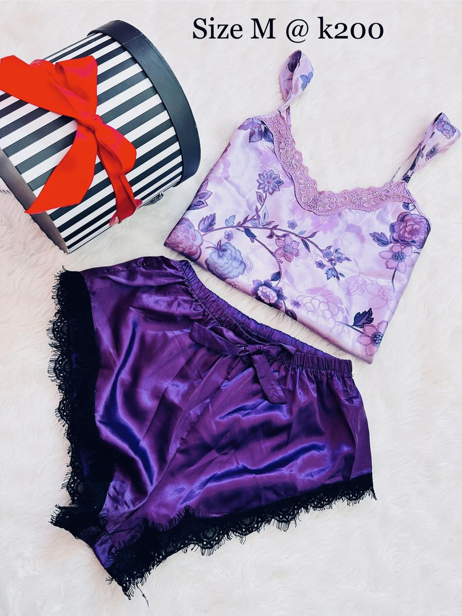 Lingerie violet