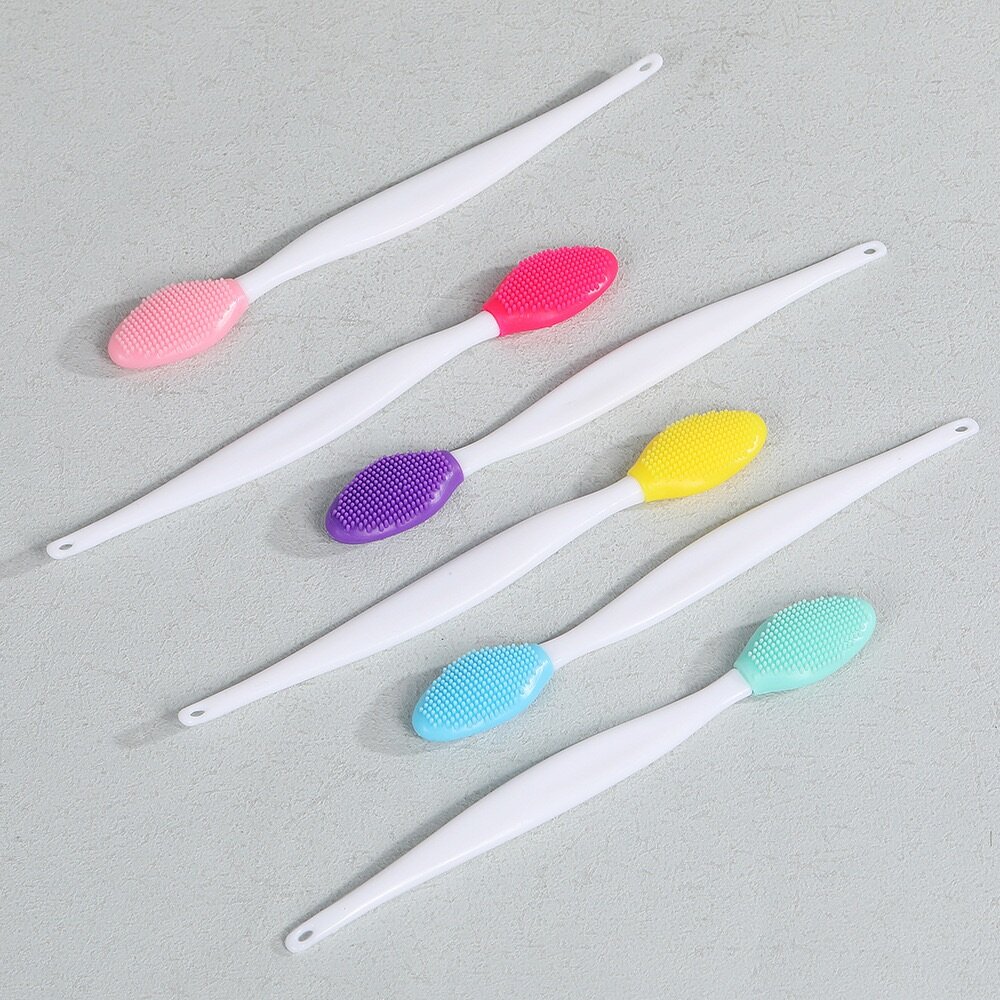 Lip brush