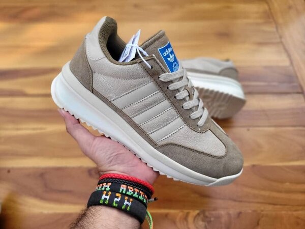 Chaussures H