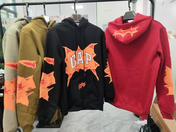 Sweaters/hoodies