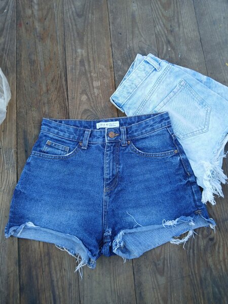 Short jeans