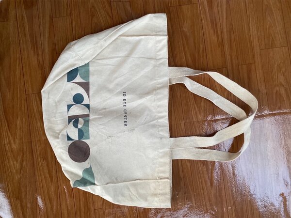 Tote bag
