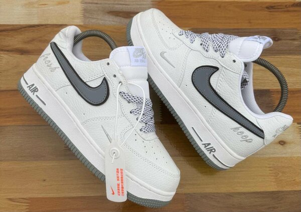 Baskets blanches modernes