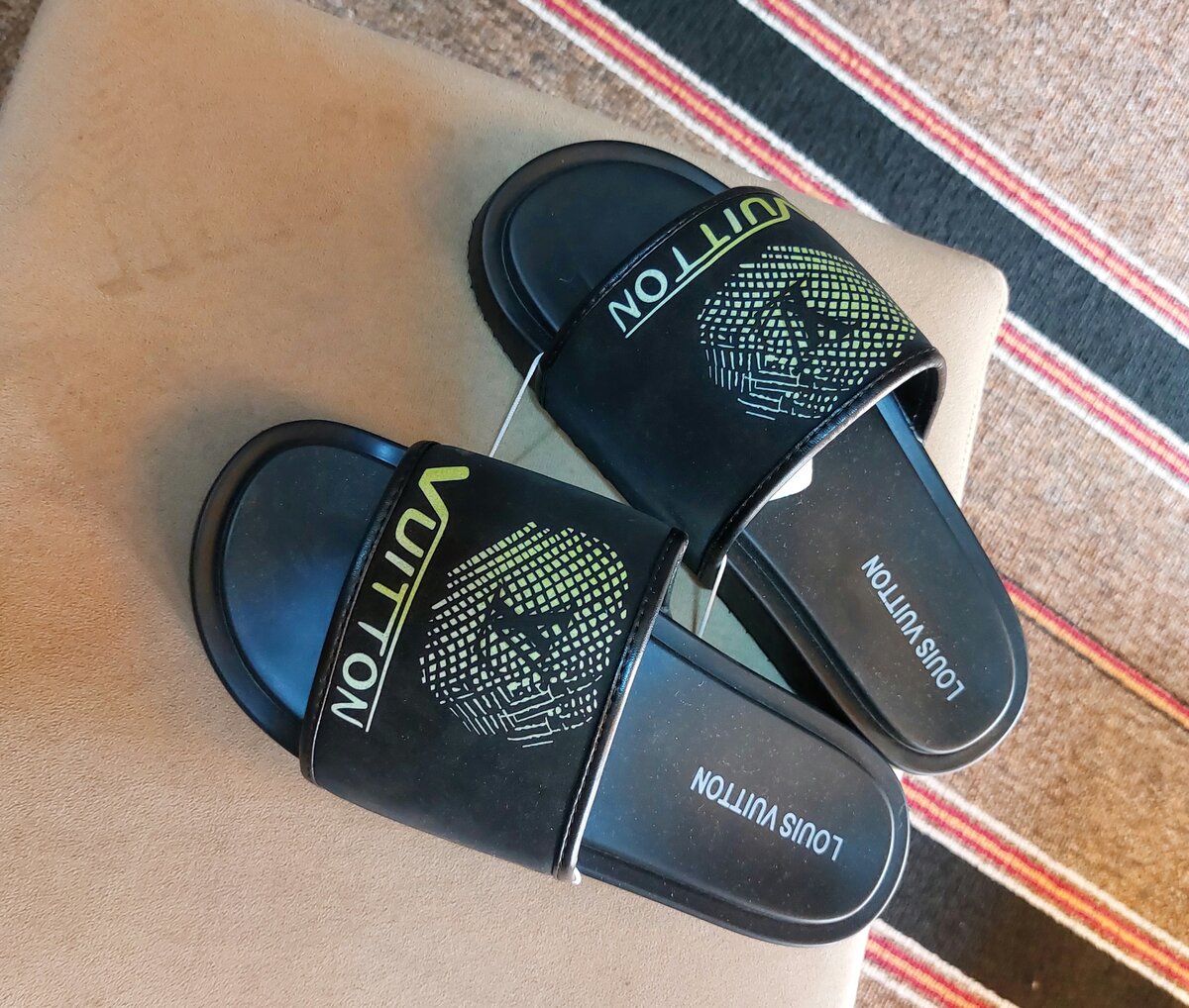 Gucci slippers