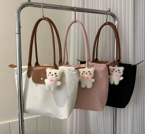 Sac fourre-tout élégant avec peluche