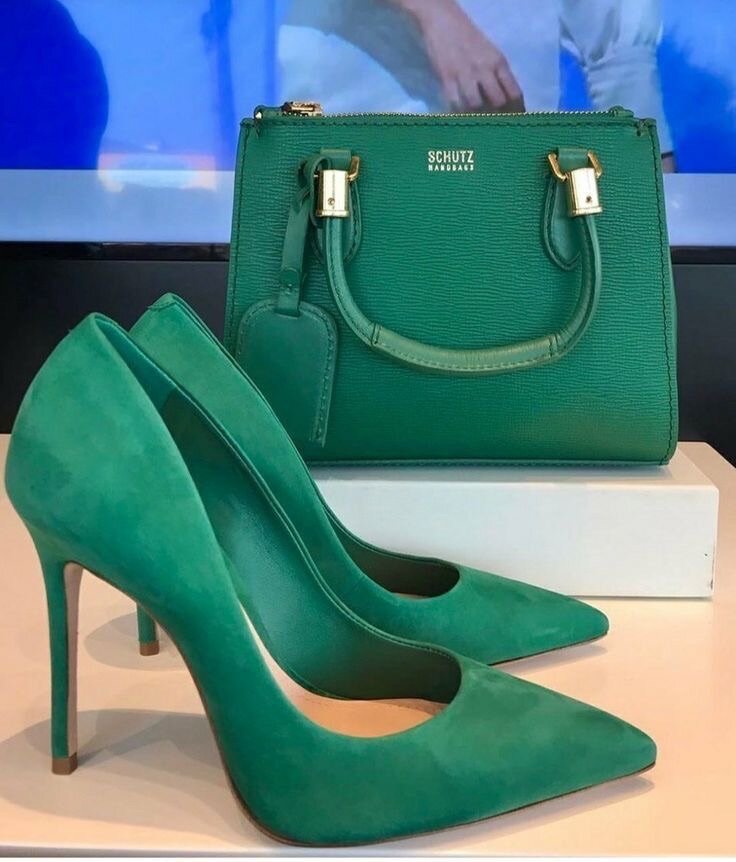 Ladies heel and bag