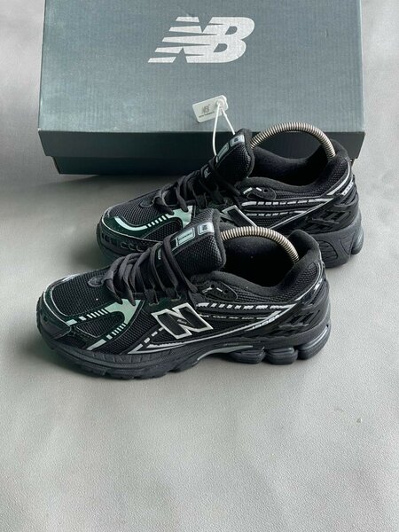 Baskets New Balance 9060